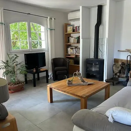 Holiday home Maison De Vacances Avec Piscine Six-Fours-les-Plages